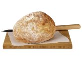Pane chiaro dal forno a legna bio